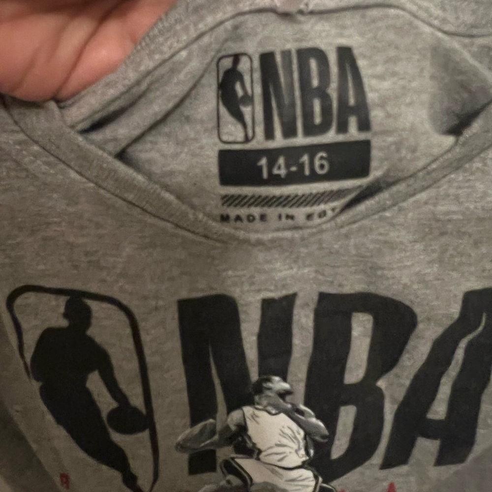 Boys t shirt NBA SIZE 14-16